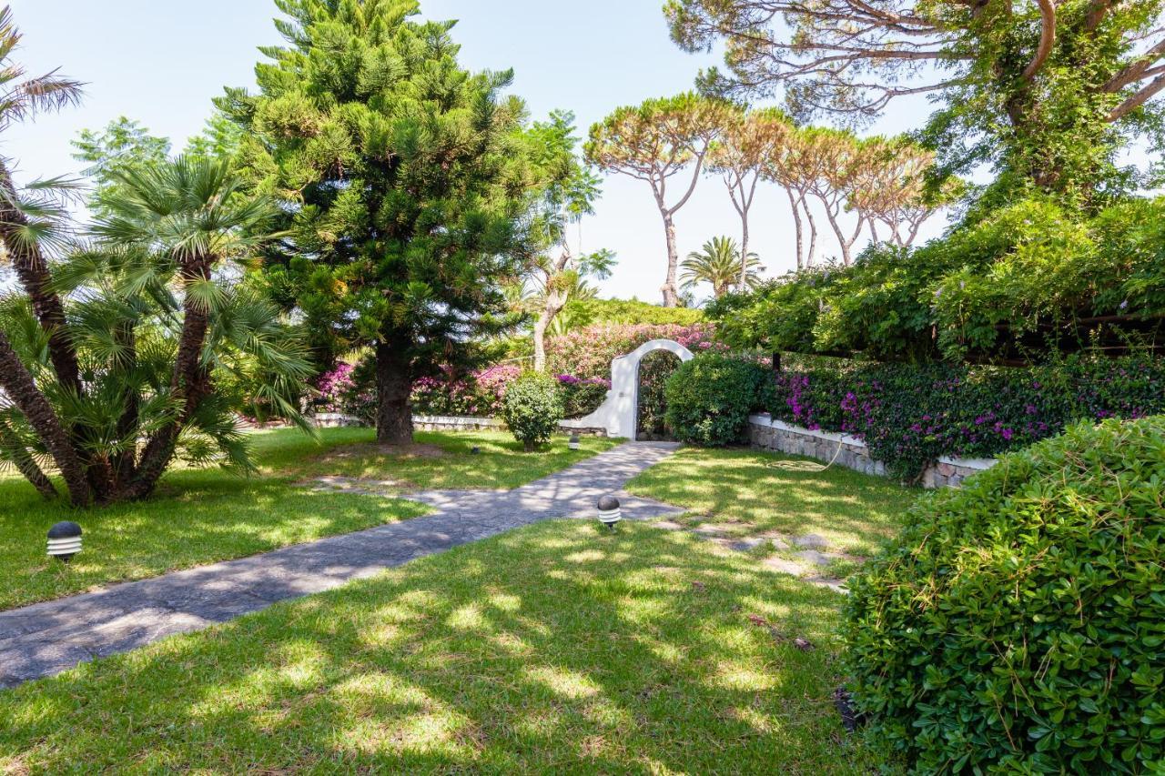 Villetta Con Giardino Esclusivo Di 1000 Mq, Piscina, Tennis, Calcio, Bocce Forio  Екстер'єр фото