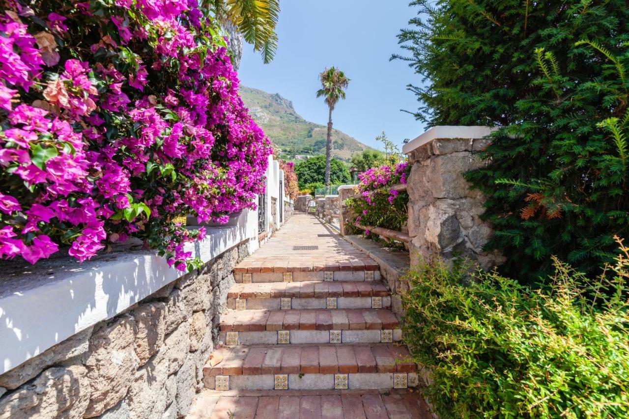 Villetta Con Giardino Esclusivo Di 1000 Mq, Piscina, Tennis, Calcio, Bocce Forio  Екстер'єр фото