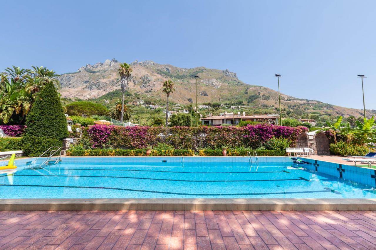 Villetta Con Giardino Esclusivo Di 1000 Mq, Piscina, Tennis, Calcio, Bocce Forio  Екстер'єр фото