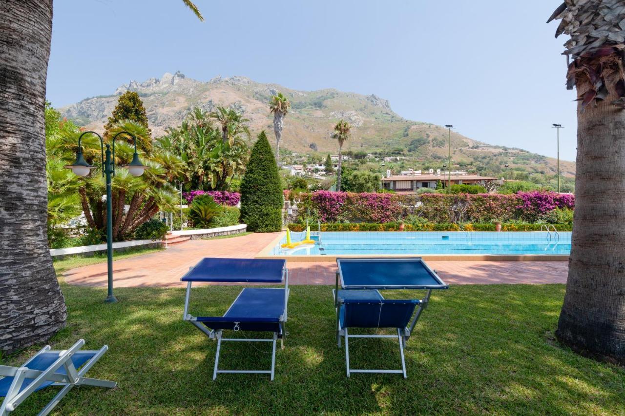 Villetta Con Giardino Esclusivo Di 1000 Mq, Piscina, Tennis, Calcio, Bocce Forio  Екстер'єр фото