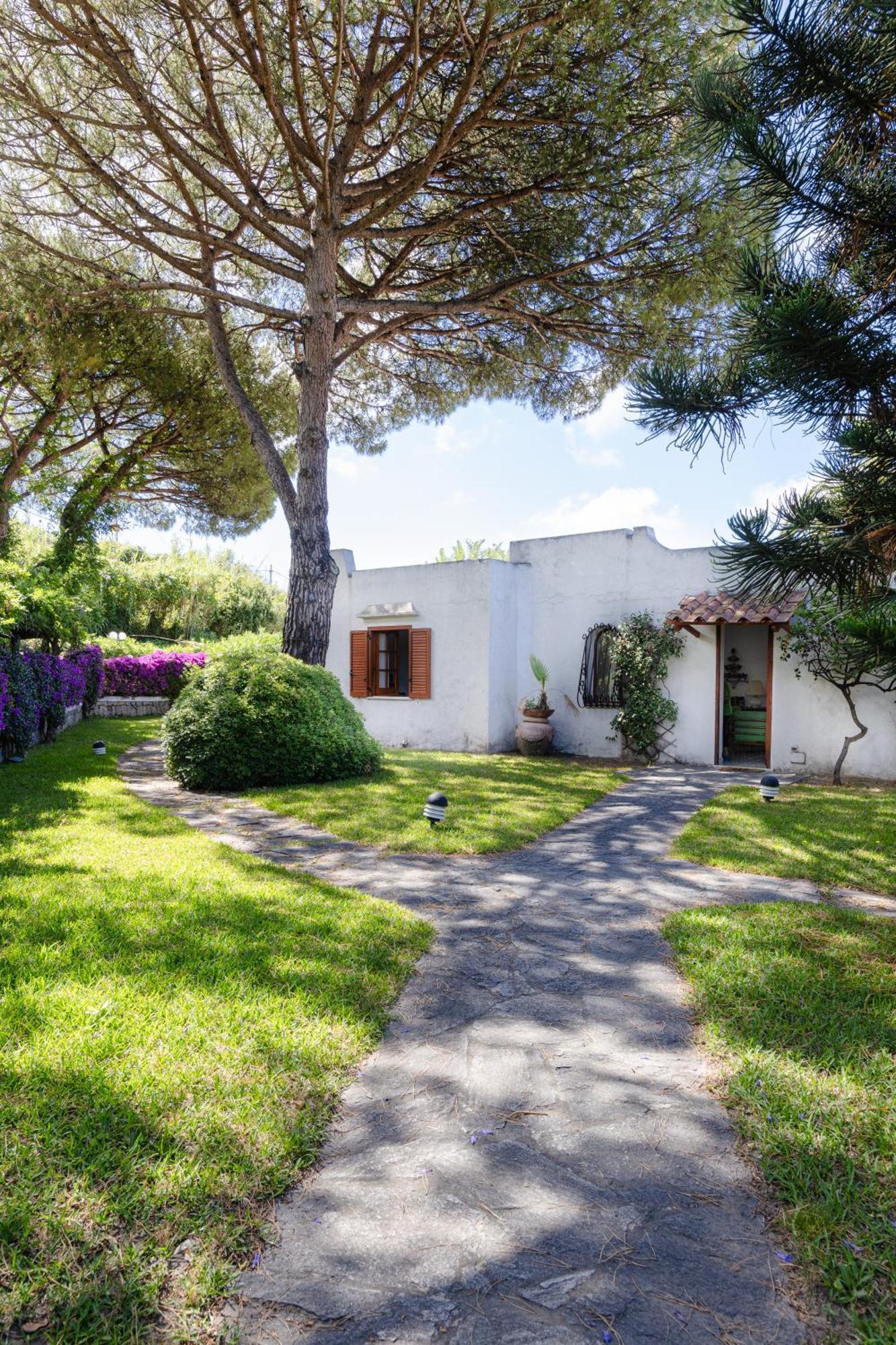 Villetta Con Giardino Esclusivo Di 1000 Mq, Piscina, Tennis, Calcio, Bocce Forio  Екстер'єр фото
