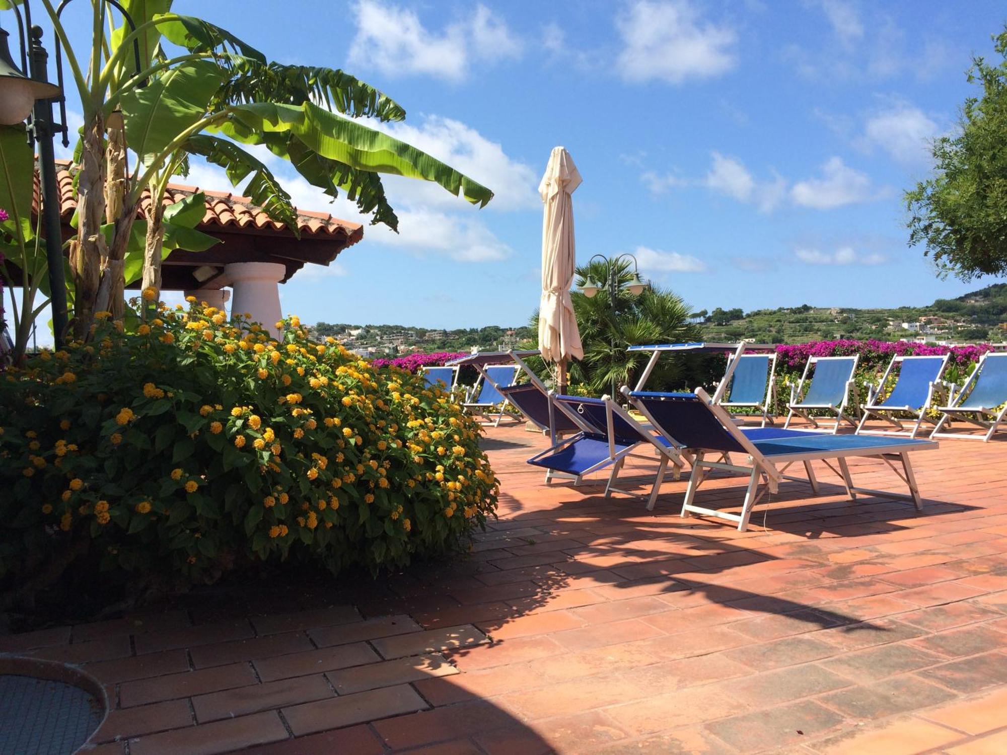 Villetta Con Giardino Esclusivo Di 1000 Mq, Piscina, Tennis, Calcio, Bocce Forio  Екстер'єр фото