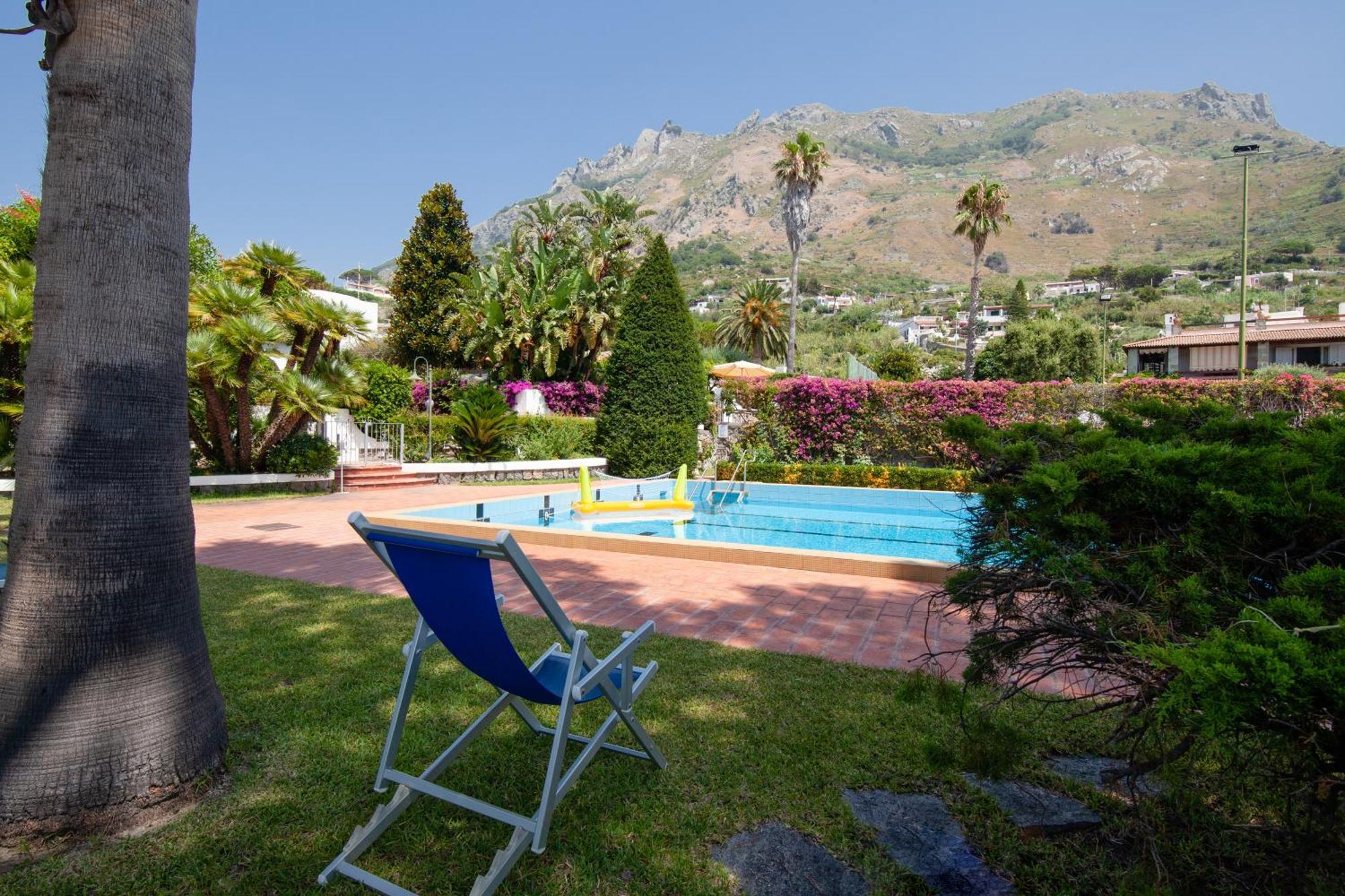 Villetta Con Giardino Esclusivo Di 1000 Mq, Piscina, Tennis, Calcio, Bocce Forio  Екстер'єр фото