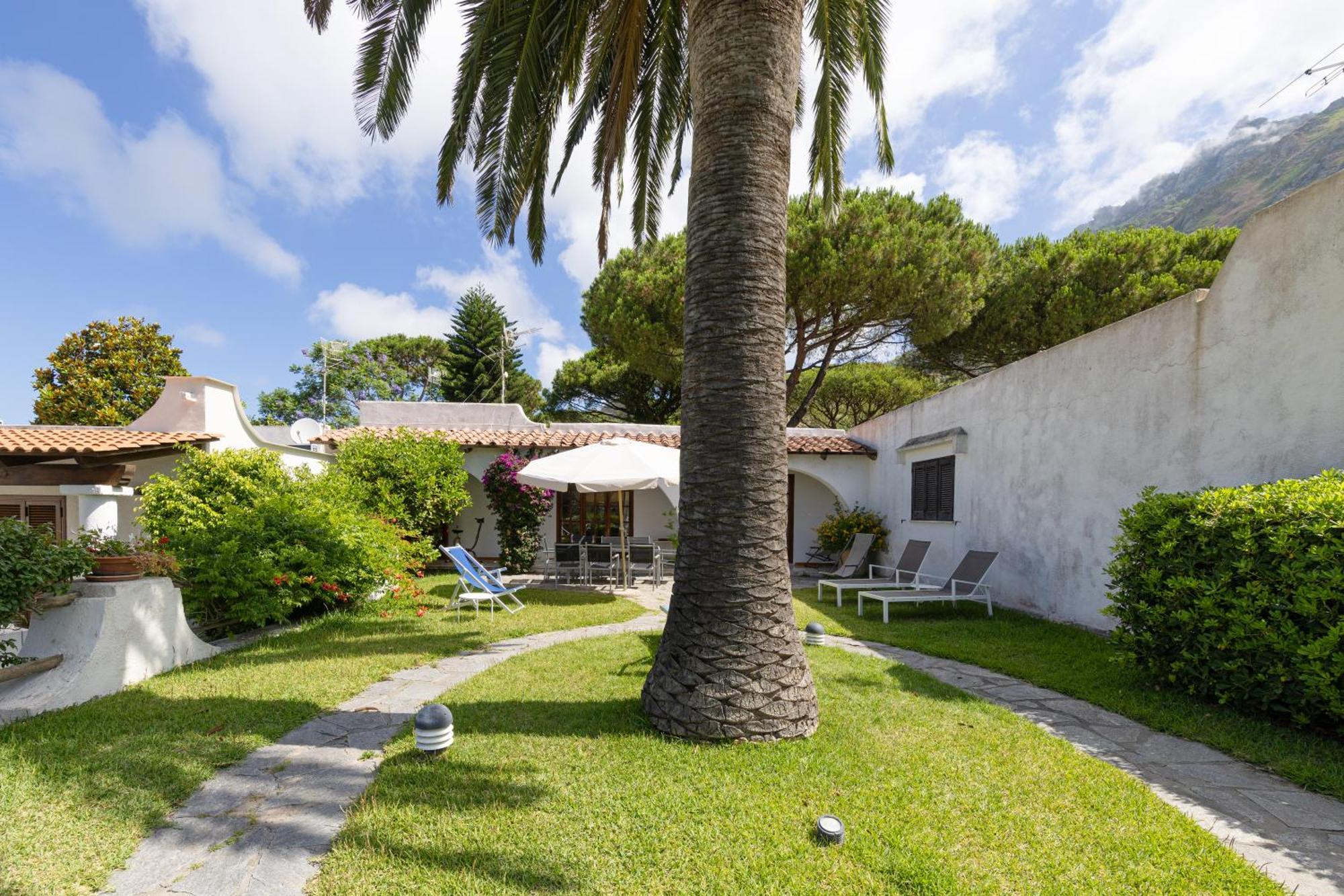 Villetta Con Giardino Esclusivo Di 1000 Mq, Piscina, Tennis, Calcio, Bocce Forio  Екстер'єр фото